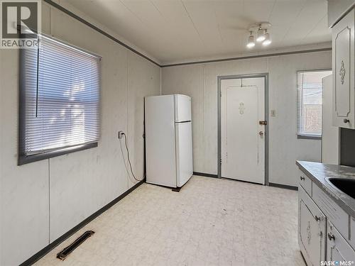 96 10Th Avenue Ne, Swift Current, SK - Indoor