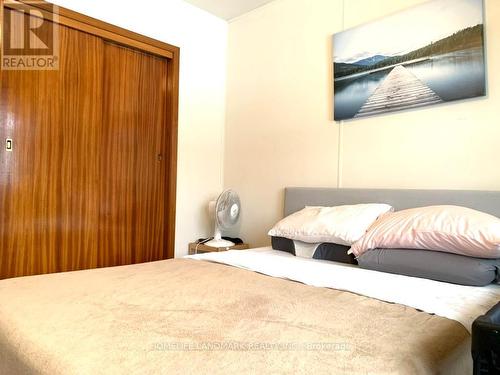 860 Francis Road, Burlington, ON - Indoor Photo Showing Bedroom