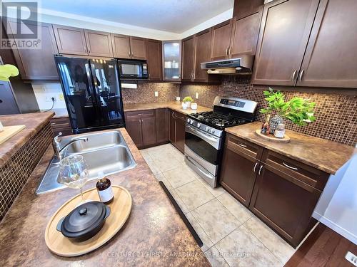 1 - 582 Hyde Park Road, London North (North O), ON - Indoor Photo Showing Kitchen With Double Sink With Upgraded Kitchen