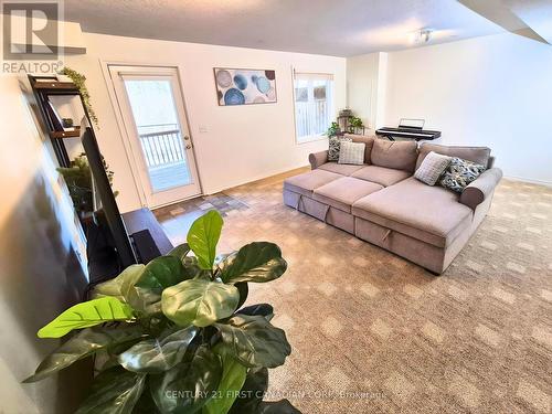 1 - 582 Hyde Park Road, London North (North O), ON - Indoor Photo Showing Living Room