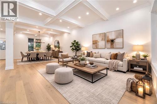 285 Charlton Avenue W, Hamilton, ON - Indoor Photo Showing Living Room