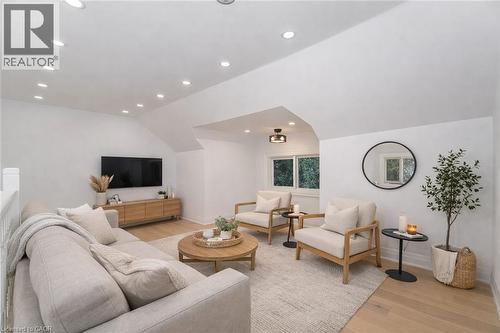 285 Charlton Avenue W, Hamilton, ON - Indoor Photo Showing Other Room
