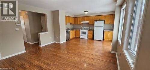 35 Nancroft Crescent, Cambridge, ON - Indoor Photo Showing Kitchen