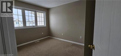 35 Nancroft Crescent, Cambridge, ON - Indoor Photo Showing Other Room