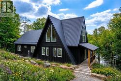 1295 WENONA LAKE Road  Haliburton, ON K0M 1S0