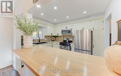 36 Blackfriars Place, Kitchener, ON - Indoor Photo Showing Kitchen