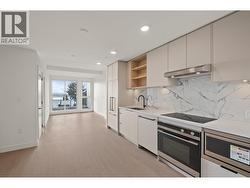 553 422 E 3RD STREET  North Vancouver, BC V7L 0K1