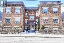 6 - 922 BATHURST STREET  Toronto, ON M5R 3G5