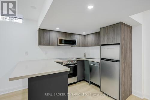 1371 Gull Crossing, Pickering, ON - Indoor Photo Showing Kitchen With Stainless Steel Kitchen