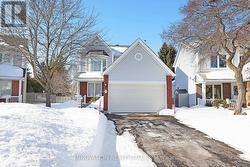 31 SILVER HORSE CRESCENT  Ottawa, ON K2M 2J2