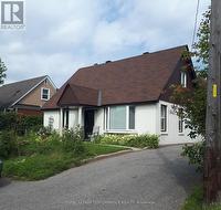 APT. A - 623 ROOSEVELT AVENUE  Ottawa, ON K2A 2A4