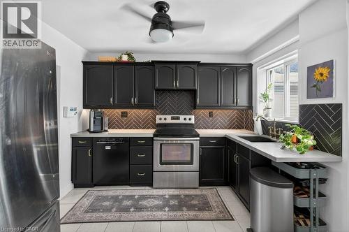 53 East 21St Street, Hamilton, ON - Indoor Photo Showing Kitchen