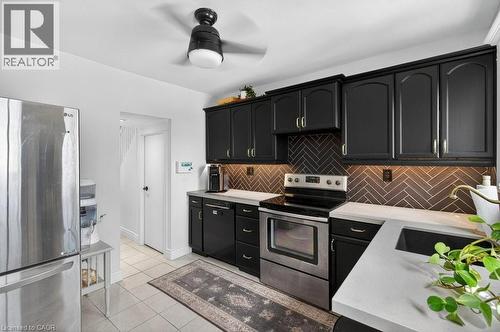 53 East 21St Street, Hamilton, ON - Indoor Photo Showing Kitchen