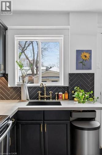 53 East 21St Street, Hamilton, ON - Indoor Photo Showing Kitchen