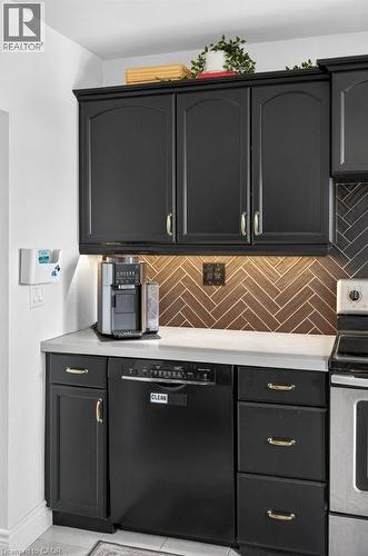 53 East 21St Street, Hamilton, ON - Indoor Photo Showing Kitchen