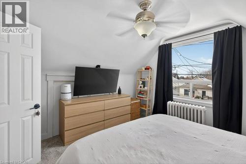 53 East 21St Street, Hamilton, ON - Indoor Photo Showing Bedroom