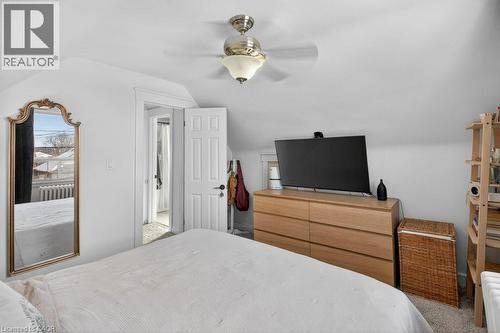 53 East 21St Street, Hamilton, ON - Indoor Photo Showing Bedroom