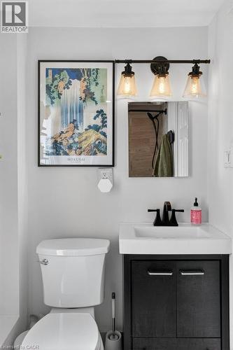 53 East 21St Street, Hamilton, ON - Indoor Photo Showing Bathroom