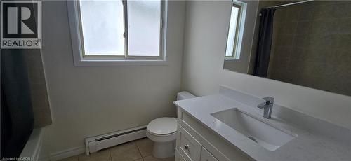 23 Rutherford Drive Unit# B, Kitchener, ON - Indoor Photo Showing Bathroom