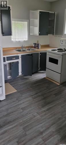708 Qu'Appelle Avenue, Abernethy, SK - Indoor Photo Showing Kitchen With Double Sink