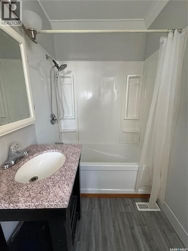 708 Qu'Appelle Avenue, Abernethy, SK - Indoor Photo Showing Bathroom