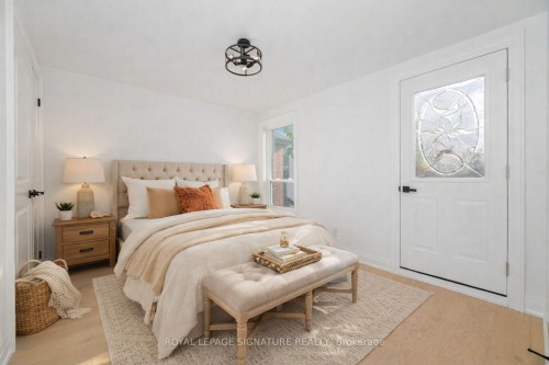 285 Charlton Avenue W, Hamilton, ON - Indoor Photo Showing Bedroom