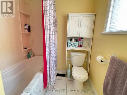 68 Wellington Street, Temiskaming Shores (New Liskeard), ON - Indoor Photo Showing Bathroom