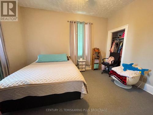 68 Wellington Street, Temiskaming Shores (New Liskeard), ON - Indoor Photo Showing Bedroom