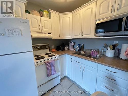 68 Wellington Street, Temiskaming Shores (New Liskeard), ON - Indoor Photo Showing Kitchen With Double Sink