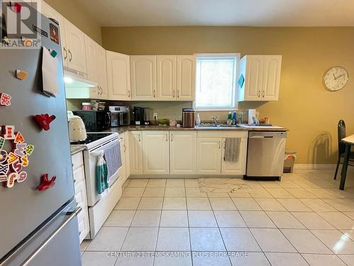 68 Wellington Street, Temiskaming Shores (New Liskeard), ON - Indoor Photo Showing Kitchen With Double Sink