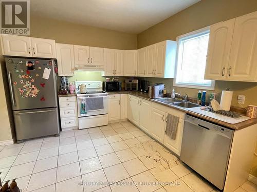 68 Wellington Street, Temiskaming Shores (New Liskeard), ON - Indoor Photo Showing Kitchen With Double Sink
