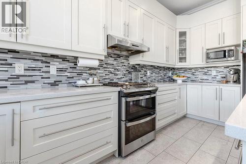51 Weaver Drive, Ancaster, ON - Indoor Photo Showing Kitchen With Upgraded Kitchen