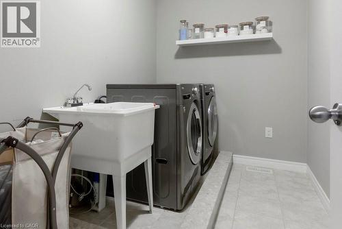 51 Weaver Drive, Ancaster, ON - Indoor Photo Showing Laundry Room