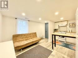 2 - 52 GLENRIDGE ROAD  Toronto, ON M1M 1A8