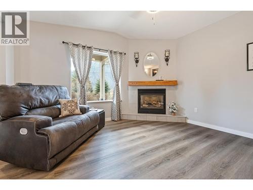 2616 Middle Bench Road, Keremeos, BC - Indoor Photo Showing Living Room With Fireplace