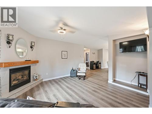 2616 Middle Bench Road, Keremeos, BC - Indoor Photo Showing Living Room With Fireplace