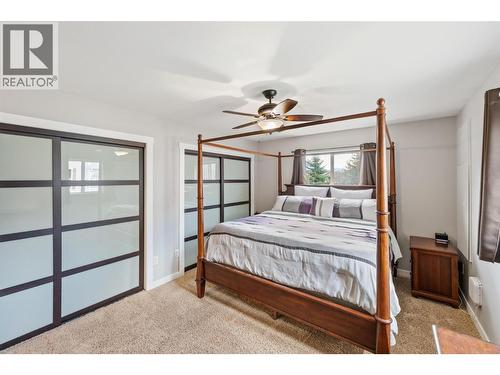 2616 Middle Bench Road, Keremeos, BC - Indoor Photo Showing Bedroom