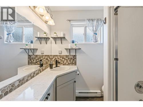 2616 Middle Bench Road, Keremeos, BC - Indoor Photo Showing Other Room