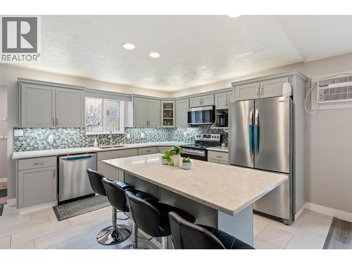2616 Middle Bench Road, Keremeos, BC - Indoor Photo Showing Kitchen