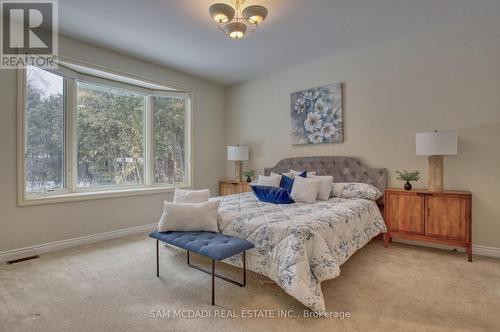 521 Vanessa Crescent, Mississauga, ON - Indoor Photo Showing Bedroom