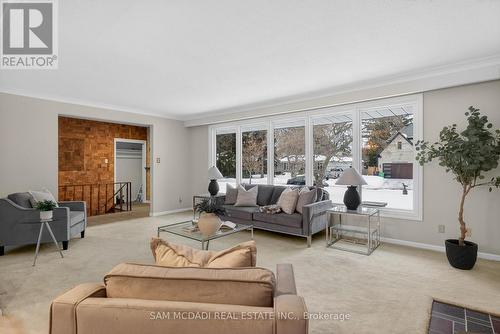 521 Vanessa Crescent, Mississauga, ON - Indoor Photo Showing Living Room