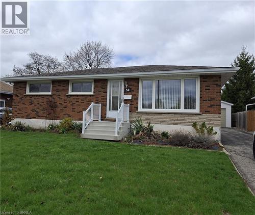 56 BALMORAL Drive  Brantford, ON N3R 5B9
