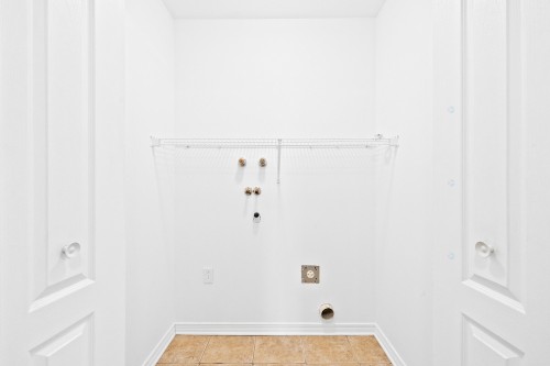 Penderie (Walk-in) - 111-33 Boul. St-Elzear E., Laval (Vimont), QC - Indoor Photo Showing Other Room