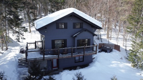 339 Rue de la Légende  Sainte-Adèle, QC J8B 3E9