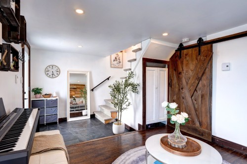 Salon - 339 Rue De La Légende, Sainte-Adèle, QC - Indoor