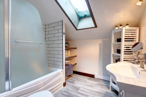 Salle de bains - 339 Rue De La Légende, Sainte-Adèle, QC - Indoor Photo Showing Bathroom