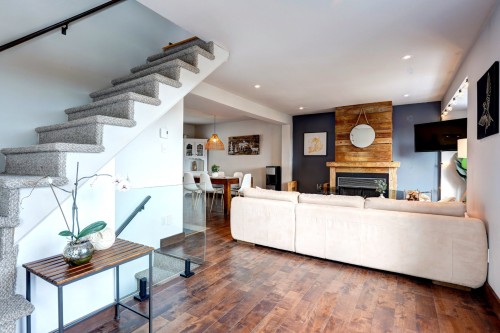 Salon - 339 Rue De La Légende, Sainte-Adèle, QC - Indoor Photo Showing Living Room With Fireplace
