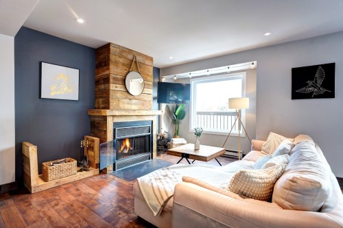 Salon - 339 Rue De La Légende, Sainte-Adèle, QC - Indoor Photo Showing Living Room With Fireplace