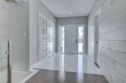 Hall d'entrée/Vestibule - 1129 Rue Du Clos-St-Urbain, Prévost, QC - Indoor Photo Showing Other Room
