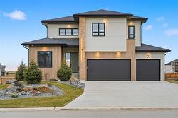 21 Woodland Lane  Headingley, MB R4H 1A1